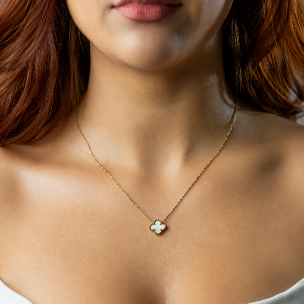Cadena Elegance Trébol Blanco Mujer
